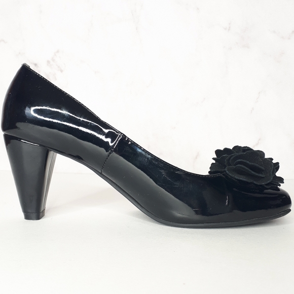 La Diva Chunky Heel 3D Flower Toe Black Patent 8 - Picture 5 of 13